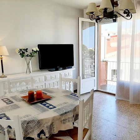 Apartamentos Franch Hospitalet De L'Infant Dış mekan fotoğraf