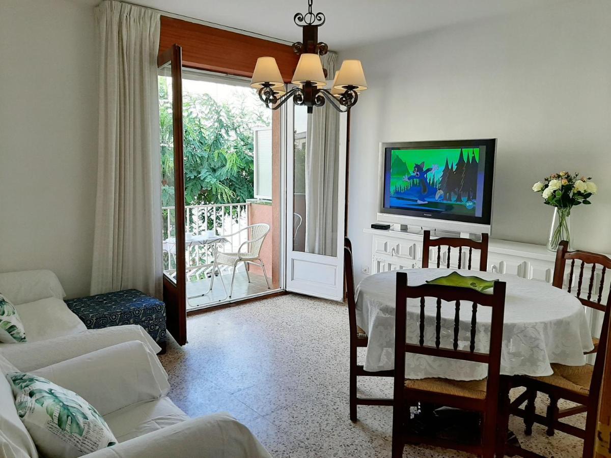 Apartamentos Franch Hospitalet De L'Infant Dış mekan fotoğraf