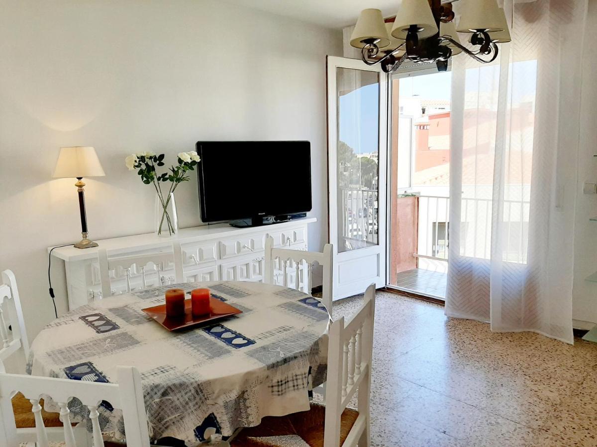 Apartamentos Franch Hospitalet De L'Infant Dış mekan fotoğraf