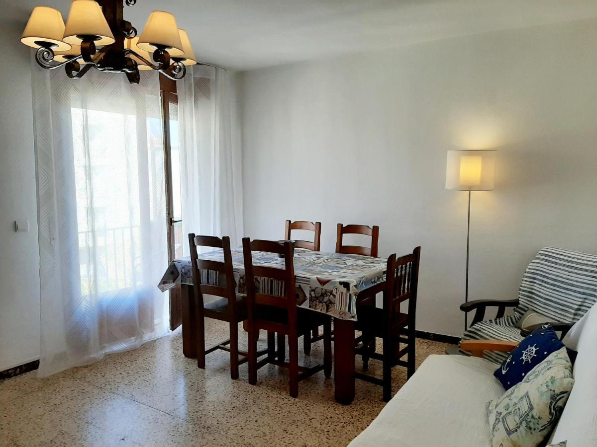 Apartamentos Franch Hospitalet De L'Infant Dış mekan fotoğraf